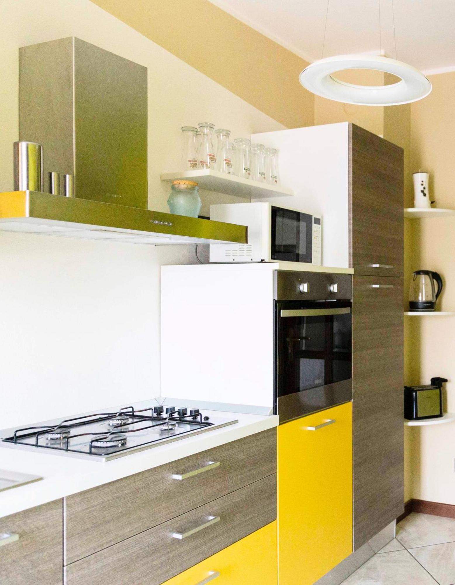 Blue Lake Arona - Cozy Apartment In City Center Exteriör bild